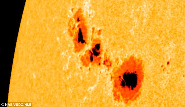 Sunspots 1302 Sep 2011 by NASA
